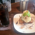 CAFE B-3 - バナナのバウンドケーキ　水出しアイスコーヒー