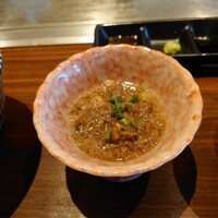 くずし鉄板 あばぐら 神田店 - 黒毛和牛のすじ煮込み