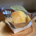 ピネード - まるごと桃のケーキ