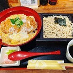 Kazokutei - かつ丼セット（税込990円）