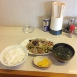 平良久亭 - 肉野菜炒め