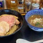 麺屋 頂 中川會 - 濃厚魚介つけめんとチャーシュートッピング