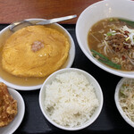 台湾美食 裕福 - カニ玉子定食　麺は台湾ラーメンです