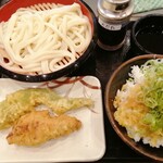 Marugame Seimen - ざるうどん並、白ご飯、天ぷら（万願寺とうがらし、かしわ）