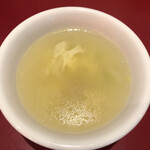 中華菜館 紅宝石 - 炒飯のスープ