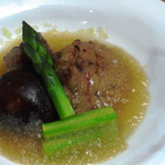Kyou Ryouri Kiyojirou - フォアグラと京都牛の焼き物は玉葱のおろしを使用し、臭みなく濃厚な味わいに仕上げました。