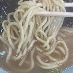 一品堂 - 麺リフトwith湯気♨️