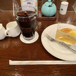 ピュアセブン - ケーキセット(アイスコーヒー、オレンジのムースケーキ)