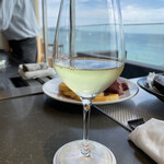 鉄板焼き 七里ガ浜 - 白ワインが合うね。