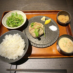 Juntajima Ushi Mikata Pawa-Do Bai Gorio - 純但馬牛100%絹ごし大とろハンバーグ定食