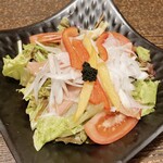 Umaimon Yokochou - ローストビーフと有機野菜のサラダ