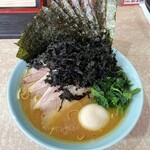 横濱ラーメン あさが家 - ラーメン850円濃いめ多め。海苔増し150円。岩海苔150円。