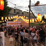 純手打ち讃岐うどん 蓮 - 熱気がすごいです。あの子も行けたのかしら。