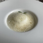 ブラッセリーナカガワ - ココナッツこブランマンジェ 泡はオレンジです