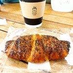 ナチュラルローソン - 料理写真:あんこギッシェリと、ホットコーヒー