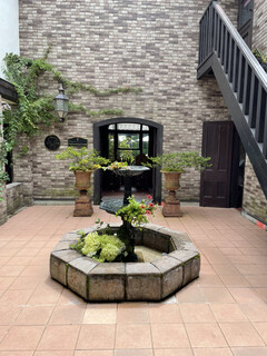 Brasserie Nakagawa - Fountain at the Entrance