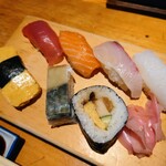 Sakae Sushi - 令和4年8月 ランチタイム
                        並ずし盛合せセット 1,000円
                        日替小鉢、並すし盛合せ、お椀