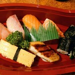 魚処　松善 - 令和4年8月 ランチタイム
お寿司定食 850円
にぎり6貫、細巻き3切れ、うどん小