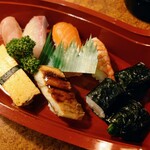 魚処　松善 - 令和4年8月 ランチタイム
お寿司定食 850円
にぎり6貫、細巻き3切れ、うどん小