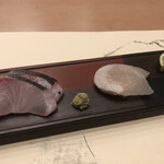 Sushi Takaya - お造り（左から縞鯵・平貝）