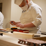 島津 - 島津氏の的確な所作が実に心地よくコースを進めます。
      
      もちろんこの後に目が合うとニコッと微笑む無邪気さがギャップ(^^)