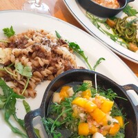 TOOTH TOOTH GARDEN RESTAURANT - ・鮮魚のスチームグリル
                    　マンゴーと香味野菜のヴィネグレット・神戸トマトとリコッタチーズのポモドーロ