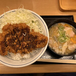 かつや - ソースカツ丼(梅)+とん汁(小)  計726円税込