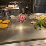 鉄板焼き どんとこ - 