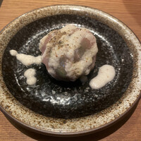 焼鳥  吉祥 - お通し　生ハムの旬菜巻