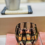 いしまる - 切割玻璃（きりこ）の豬口（ちよく）に"玉薤（さけ）"