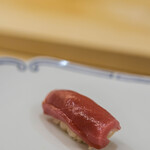 いしまる - "鮪（しび）"、紅肉（あかみ）