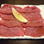 炭火焼肉 肉刺し にく式 - たんさき(650円)