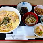 和食処 おふくろ亭 - カツ丼