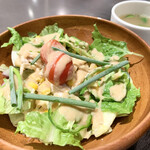神戸六甲道・ぎゅんた - ランチセットのサラダとスープ