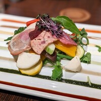 飛騨牛グリルばくろ - お肉屋さん風のガーデンサラダ（ばくろ特別ランチコース）