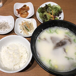 炭火焼肉・韓国料理 KollaBo - ハンチョン・ソロンタン定食＠1,000円