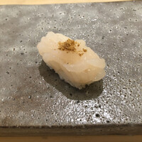 鮨 神楽 - 白エビ　カッパえびせんみたいな味がします。笑笑