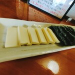 洋膳酒房 ひげ - チーズと韓国海苔