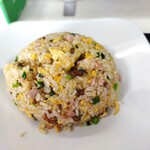 中華料理 桃菜 - 炒飯650円はスープ付