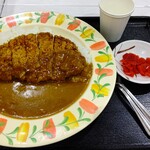 めし処 甲州亭 - ロースカツカレー 930円