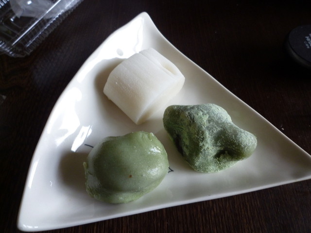 あずま屋 - 白梅うぐいす饼草饼