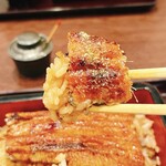 うなぎの豊川 - 山椒をかけて！