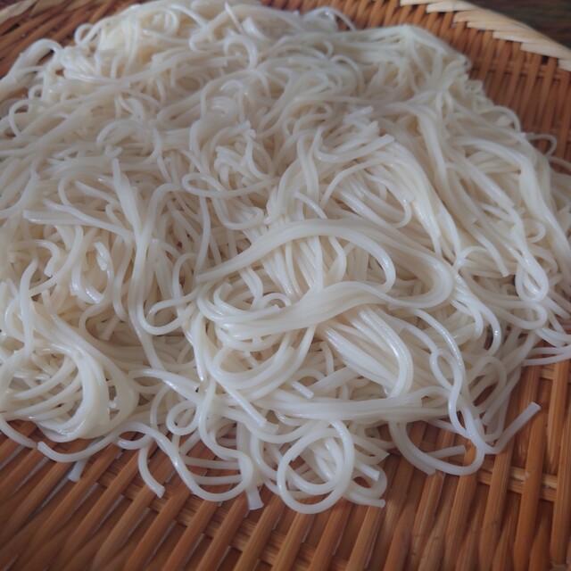 注文後の変更キャンセル返品 大門素麺 350g 3個入化粧箱<br><br>お中元 各種お祝い事にも<br><br>おおかどそうめん<br>※一部地域は遠隔地送料が加算されております <br> 大門素麺350g×3