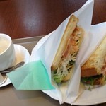 くくむカフェ - 野菜たっぷり〜サンドウィッチ