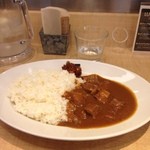 37 CURRY - まあ、美味しいんだけど、ソースの量とCPが、残念