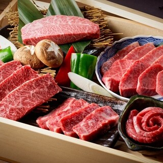 You can enjoy high-quality meat carefully selected and purchased from all over the country.