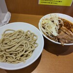 Menya Butadoujou Butaichi - 小・つけ麺