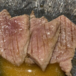 鮨 青海 - 大トロのすき焼き　卵黄ソース