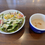 ウメチ - 料理写真:サラダとエビの冷製スープ