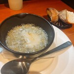 やきとりとワイン 繋ぐ - シラスのアヒージョ